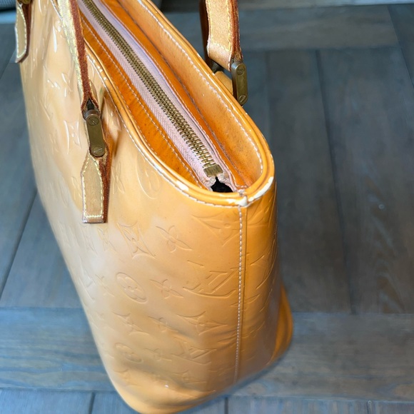 Authentic Louis Vuitton Vernis Tote - Picture 13 of 14